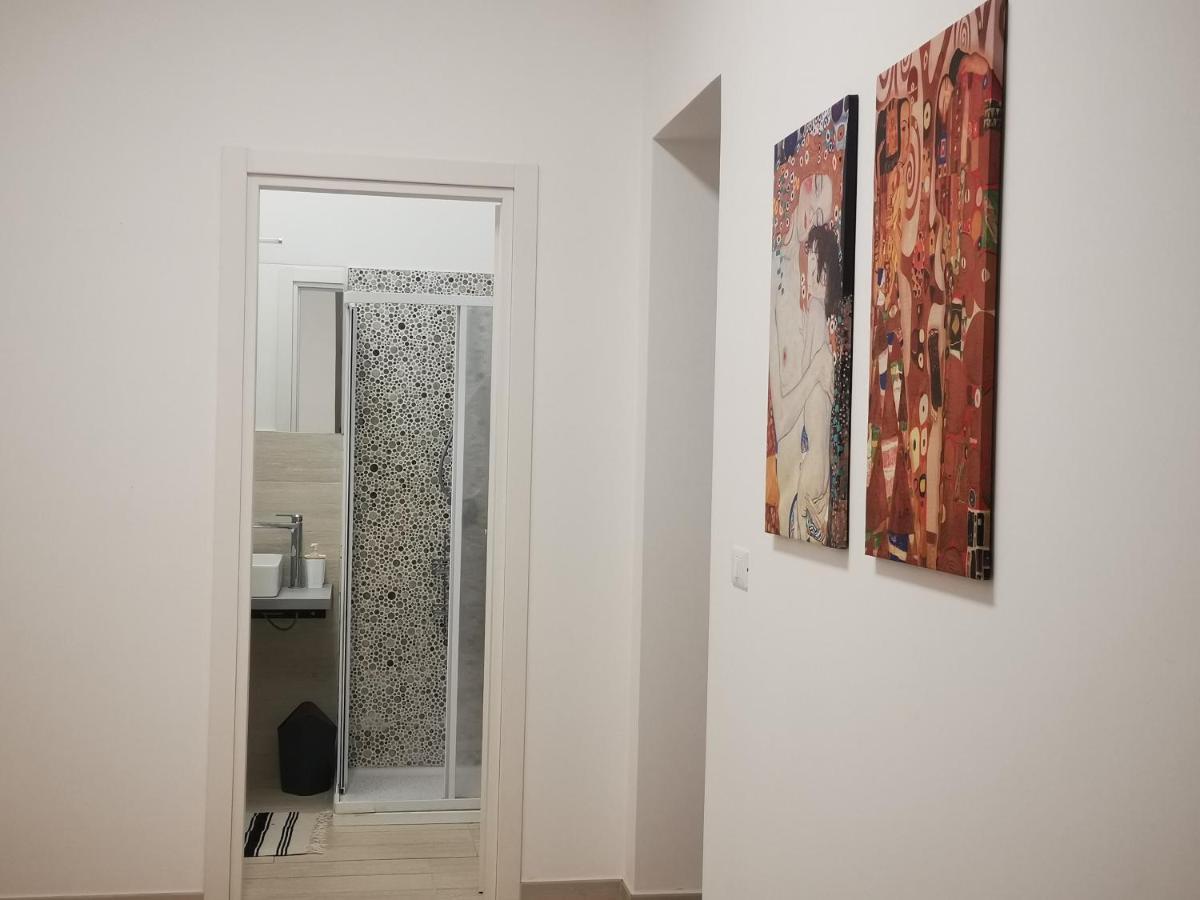 La Casa Dei Capperi - The House Of Capers 1 Apartment Acireale Bagian luar foto