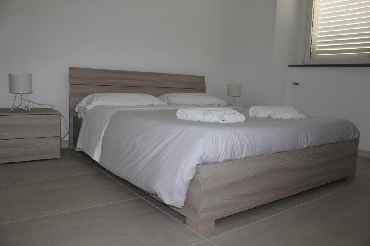 La Casa Dei Capperi - The House Of Capers 1 Apartment Acireale Bagian luar foto